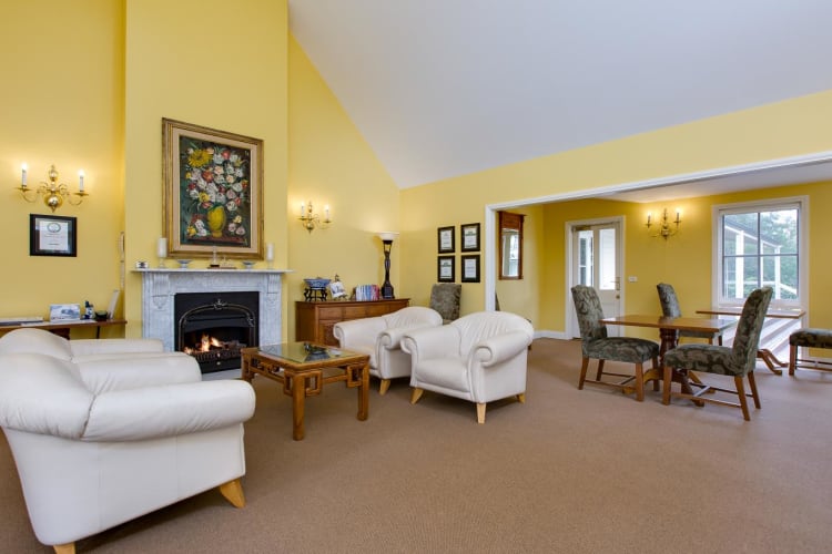 Guest Lounge Dining Room